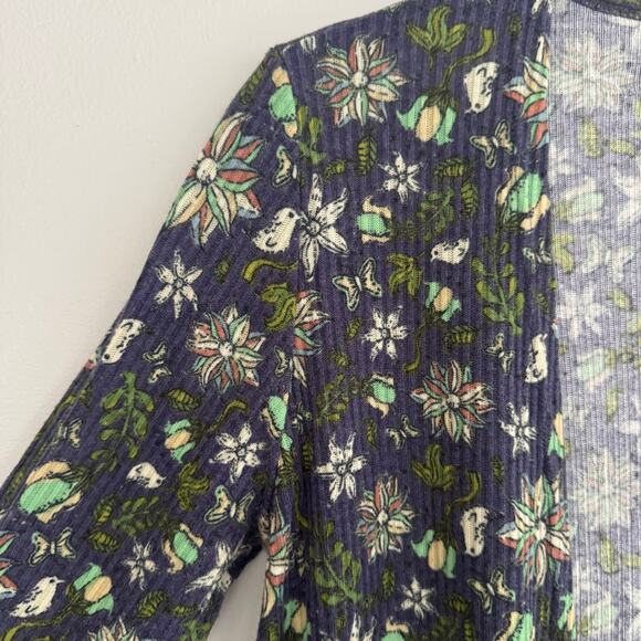 Lularoe Ribbed Sarah in a Floral Pattern - Picture 4 of 6